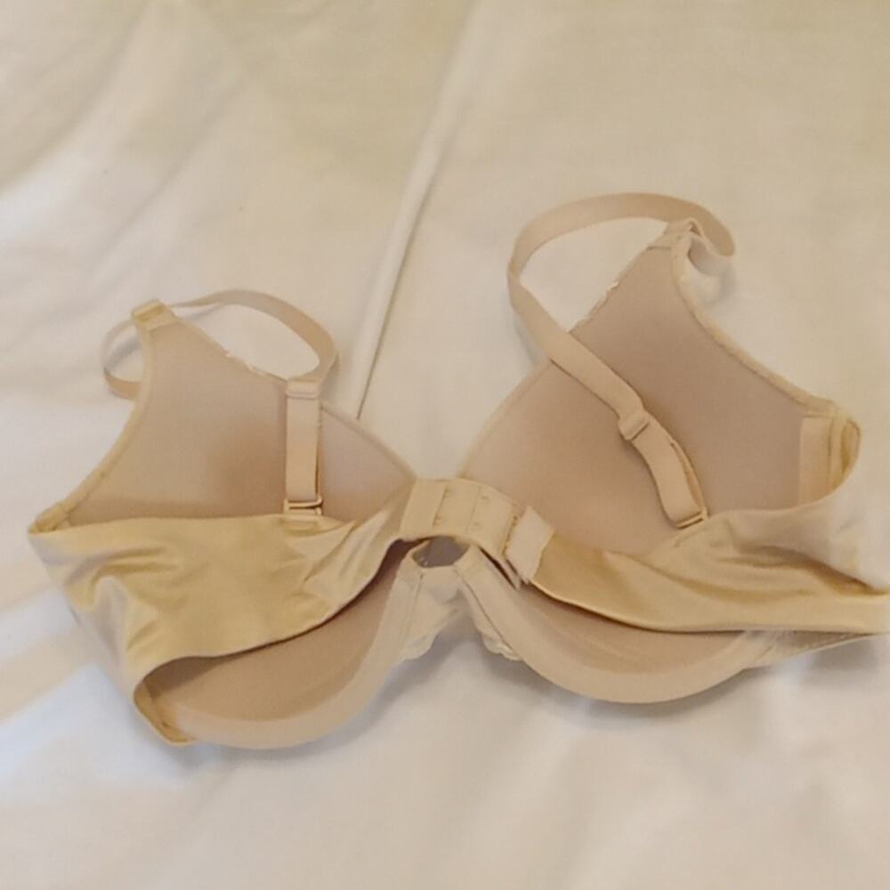 Maidenform Women's Cream underwire padded 36C bra. Comfortable,Sexy. - Picture 3 of 6